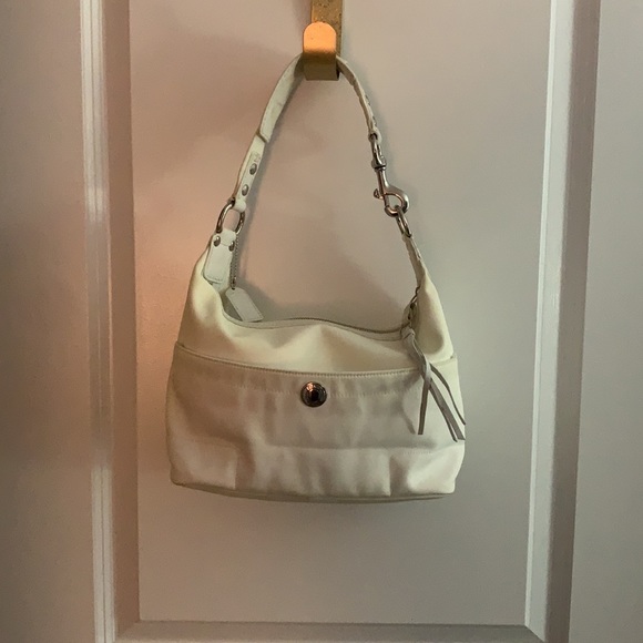 Coach White canvas shoulder bag with leather trim. - Picture 3 of 9